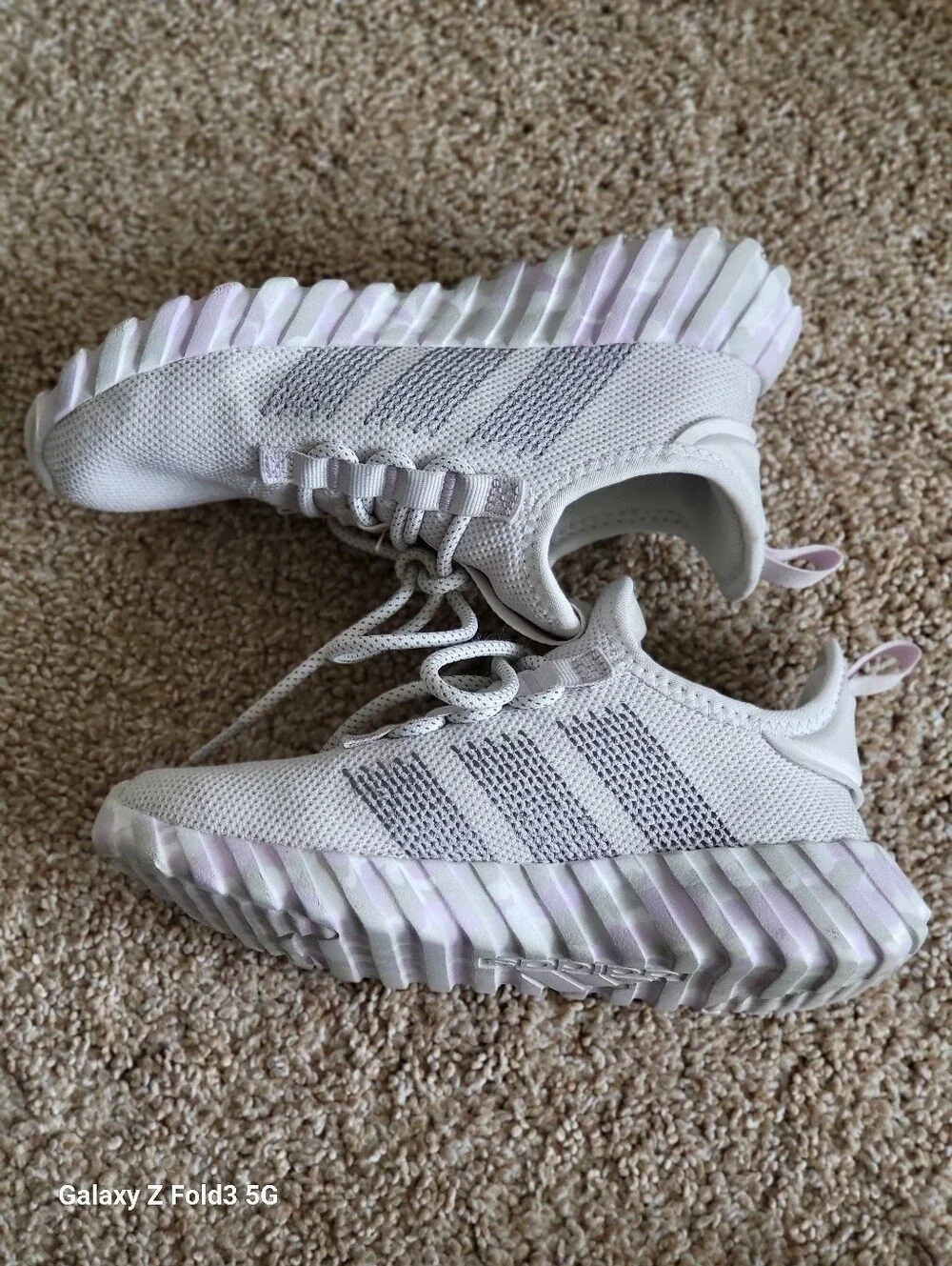 ♥️EUC♥️ Adidas Girls Lightweight Athletic Shoes - Pale  Gray - Picture 6 of 8
